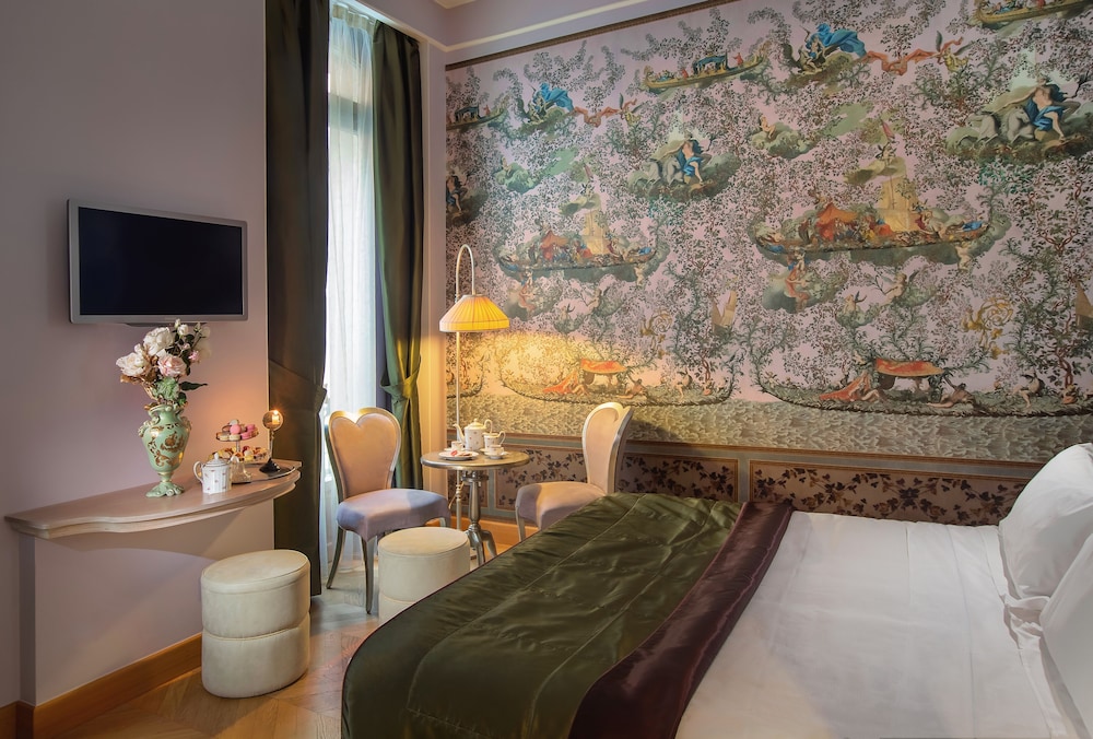 Habitación superior con 1 cama doble o 2 individuales del hotel Château Monfort - Relais & Châteaux. Foto 6