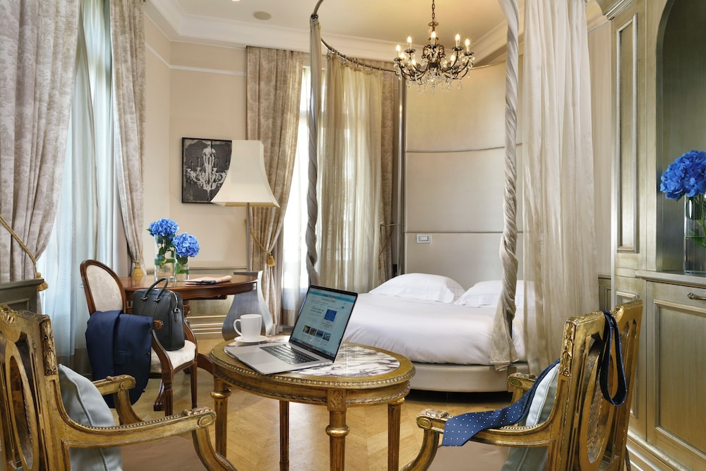 Suite Junior del hotel Château Monfort - Relais & Châteaux. Foto 5