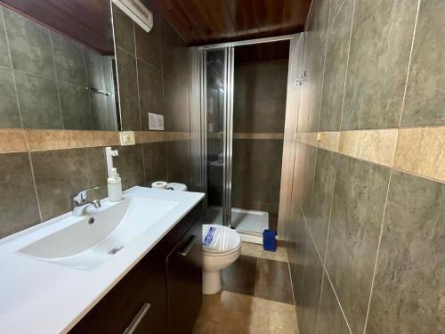 Habitación Doble Estándar con ventilador del hotel El Sueño De Alejandra. Foto 3