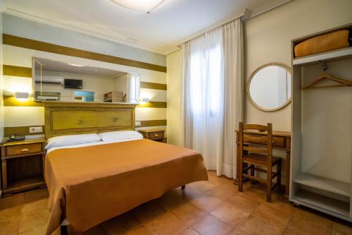 Habitación Doble - 1 o 2 camas del hotel Yit Puerta Bisagra. Foto 5