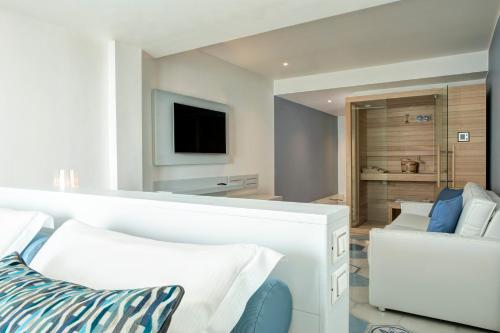 Suite con sauna del hotel Lloyd's Baia. Foto 2