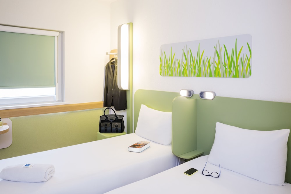GEMELA - habitación con dos camas individuales para hasta 2 personas del hotel Ibis Budget Glasgow. Foto 1