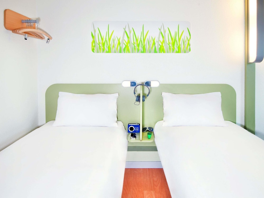 GEMELA - habitación con dos camas individuales para hasta 2 personas del hotel Ibis Budget Glasgow. Foto 4