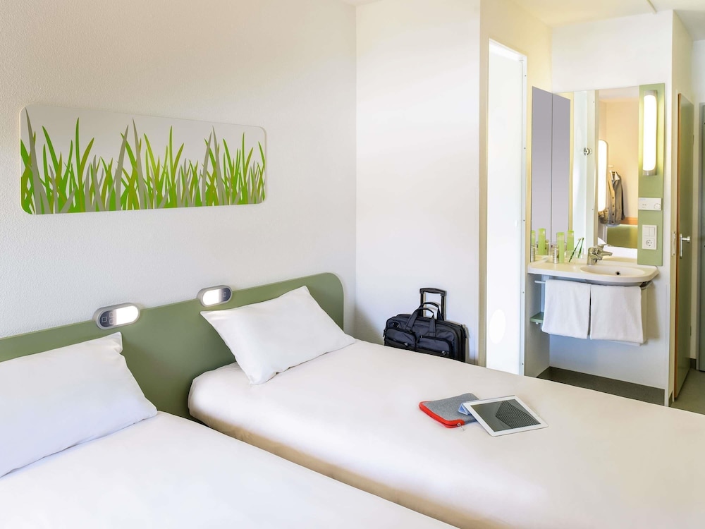 GEMELA - habitación con dos camas individuales para hasta 2 personas del hotel Ibis Budget Glasgow. Foto 7