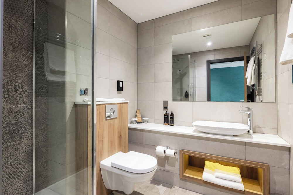 Habitación Junior Privilege del hotel Mercure Newcastle George Washington Golf and Spa. Foto 3