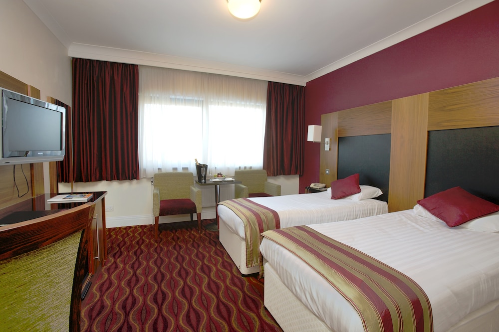 Habitación estándar con camas individuales del hotel Mercure Newcastle George Washington Golf and Spa. Foto 1