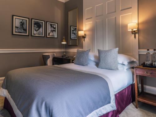 Habitación Superior - 1 cama grande - Cadogan Gardens, 11 del hotel 11 Cadogan Gardens, The Apartments and The Chelsea Townhouse by Iconic Luxury Hotels. Foto 2