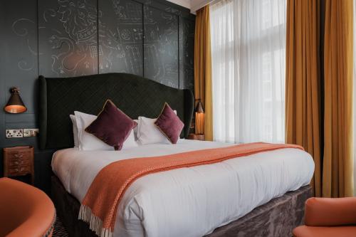 Habitación Superior con cama extragrande del hotel The Sanctuary House. Foto 12