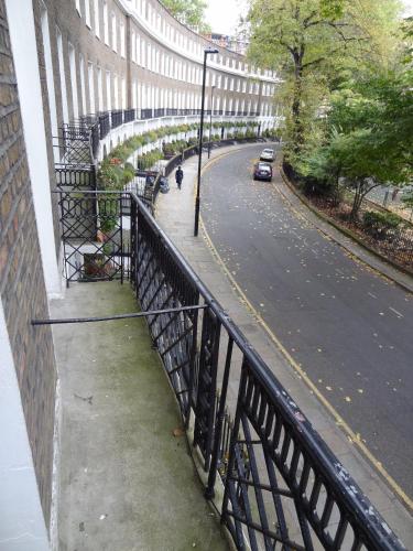 Estudio Estándar con balcón del hotel Studios2let Bloomsbury. Foto 2