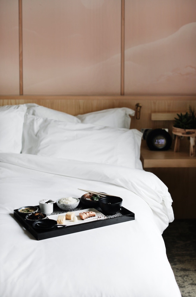 Habitación Deluxe del hotel The Prince Akatoki London. Foto 4