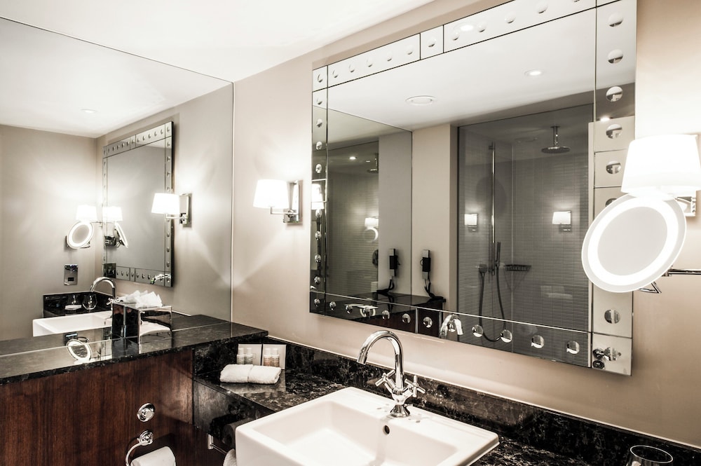 Habitación Deluxe del hotel The Prince Akatoki London. Foto 8