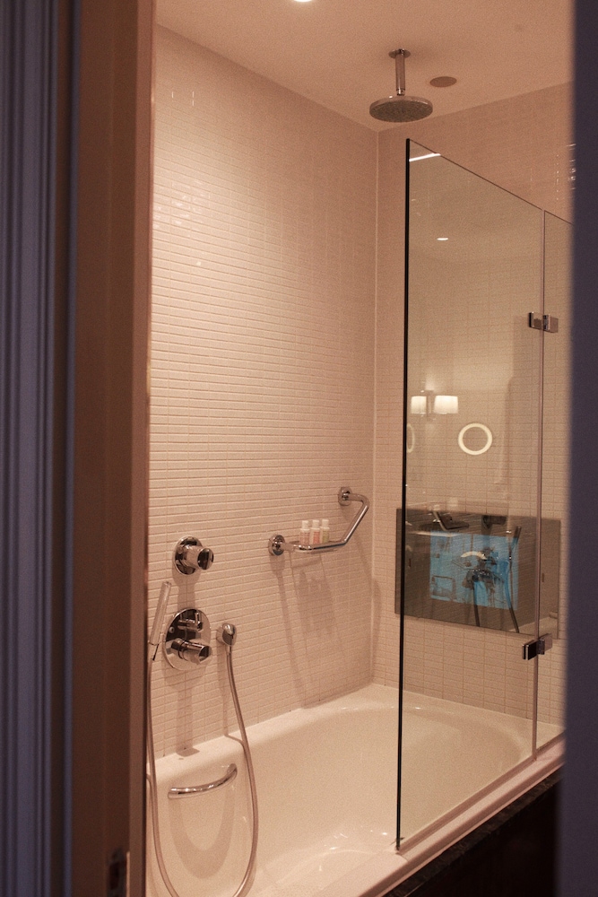 Habitación ejecutiva del hotel The Prince Akatoki London. Foto 4
