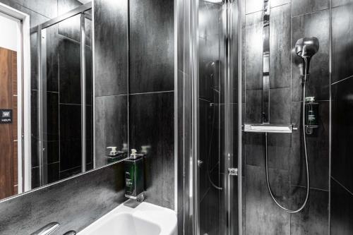 Habitación Doble con baño privado - 2 camas del hotel W14