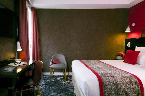Habitación Superior con cama extragrande del hotel de Neuville Arc de Triomphe