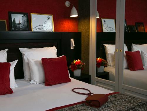 Chambre Supérieure Vue Sacré Coeur del hotel de Neuville Arc de Triomphe. Foto 1