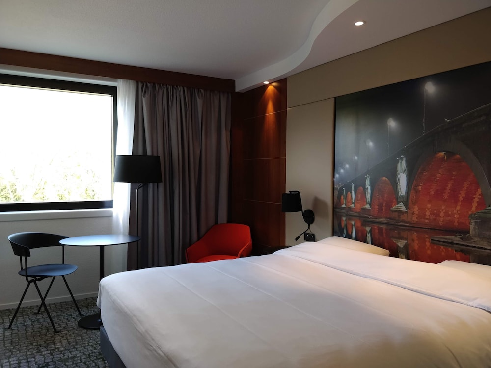 Habitación superior, 1 cama doble del hotel Mercure Toulouse Centre Compans. Foto 1