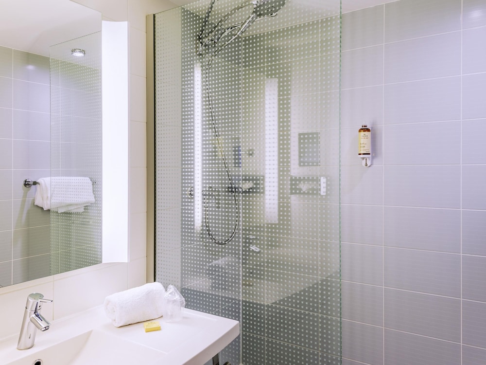 Habitación superior, 1 cama doble del hotel Mercure Toulouse Centre Compans. Foto 3