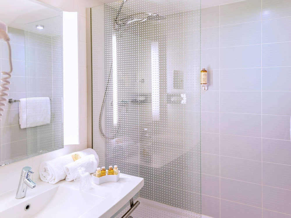 Habitación superior, 2 camas individuales (Zip beds) del hotel Mercure Toulouse Centre Compans. Foto 5