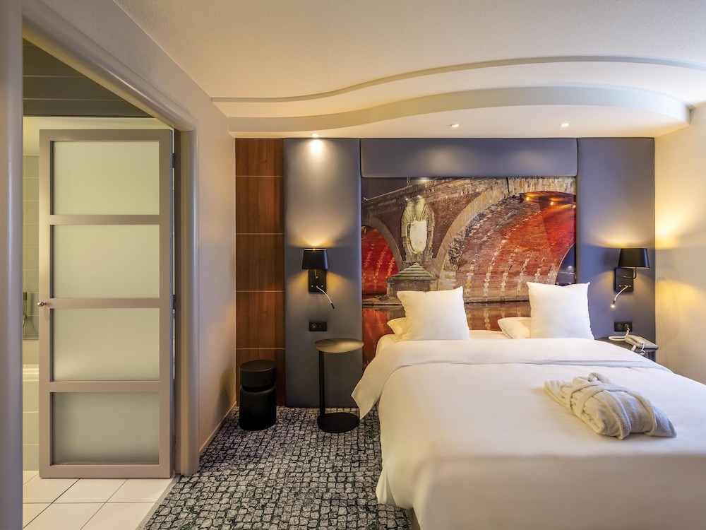 Suite superior, 1 cama doble con sofá cama del hotel Mercure Toulouse Centre Compans. Foto 2