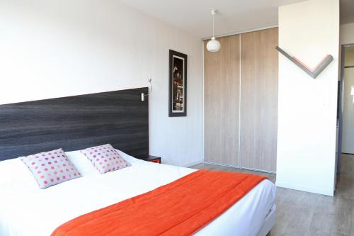 Estudio Doble del hotel Adonis Paris Sud. Foto 2