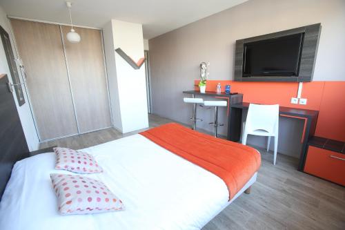 Estudio Doble del hotel Adonis Paris Sud. Foto 3