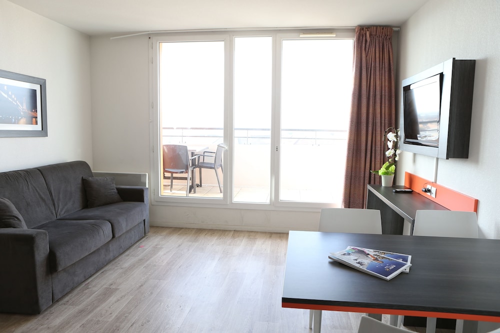 Apartamento familiar, cocina básica del hotel Adonis Paris Sud. Foto 2
