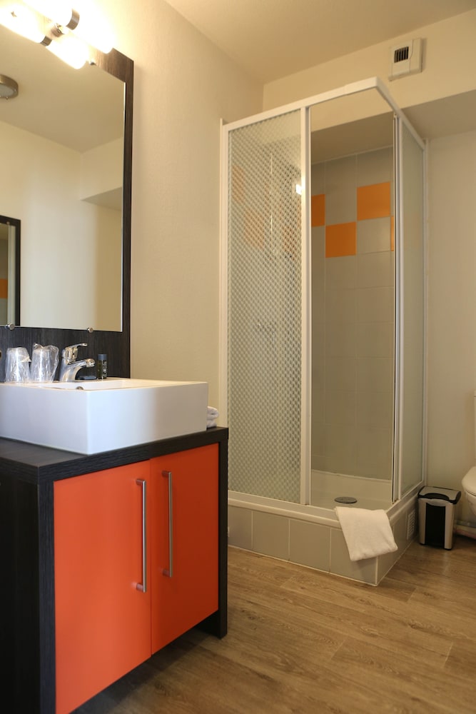 Apartamento familiar, cocina básica del hotel Adonis Paris Sud. Foto 4