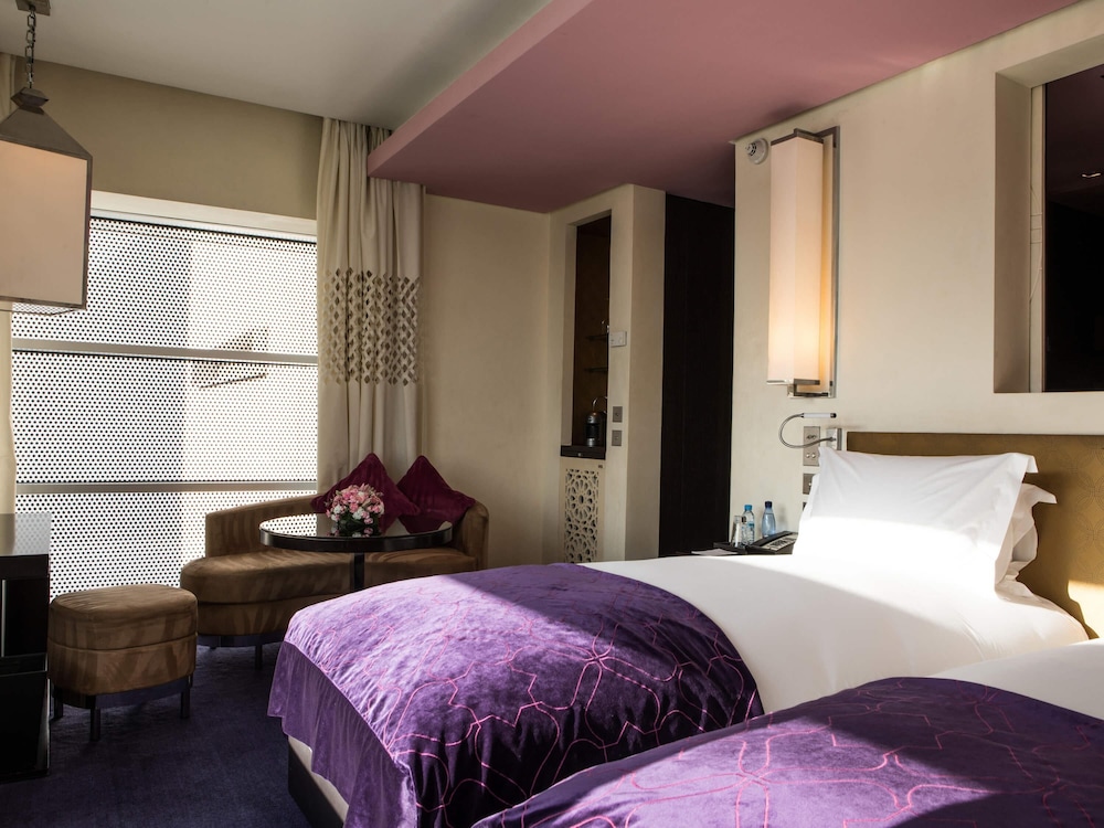 Habitación Clásica con 2 camas individuales y vistas a la ciudad del hotel Sofitel Casablanca Tour Blanche. Foto 1