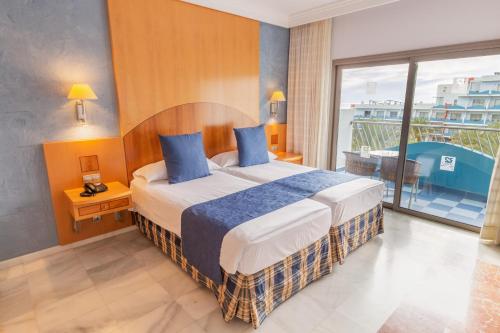 Basic Triple Room del hotel R2 Pájara Beach and Spa - All Inclusive. Foto 1