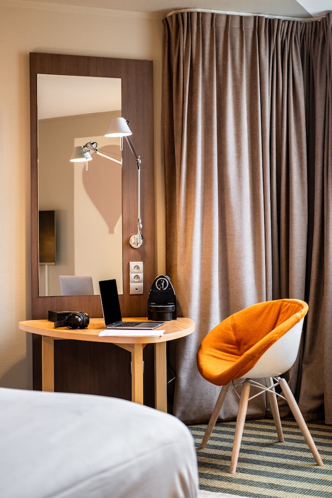 Habitación Superior con 1 cama doble del hotel Mercure Grenoble Meylan. Foto 1