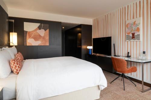 Habitación Prestige Wave del hotel Renaissance Paris Arc De Triomphe