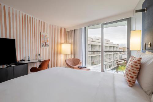 Habitación Superior del hotel Renaissance Paris Arc De Triomphe
