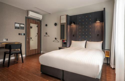 Habitación doble accesible con ventana del hotel Point A - Paddington