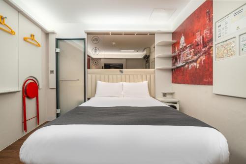 Habitación Doble Clásica sin ventana del hotel Point A London Liverpool Street. Foto 7