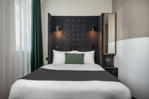 Habitación doble acogedora con ventana del hotel Point A Hotel King Cross - St Pancras. Foto 9