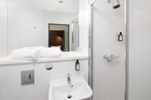 Habitación Doble Cosy sin ventana - 2 camas del hotel Point A Hotel King Cross - St Pancras