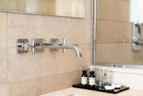 Habitación Doble Confort - 1 o 2 camas con balcón del hotel Perreyve Hotel. Foto 8