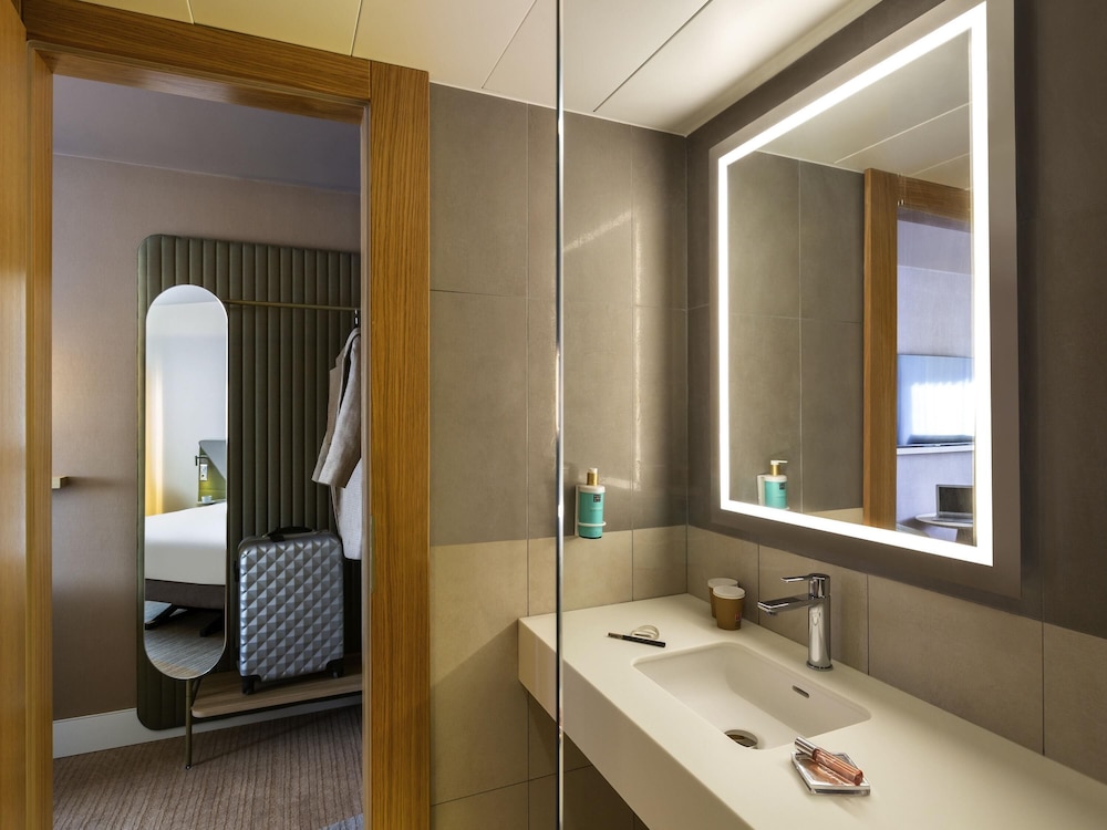 Habitación superior, 2 camas individuales del hotel Novotel Nancy. Foto 2