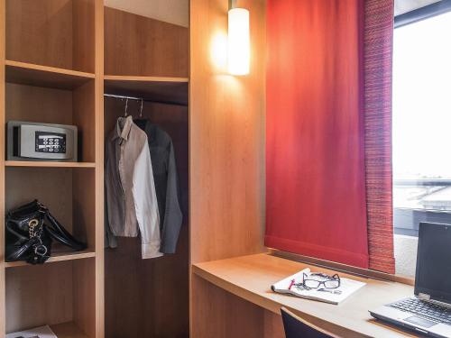 Habitación Estándar con 1 cama doble del hotel Ibis Milano Malpensa Aeroporto. Foto 1