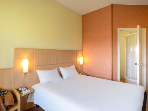 Habitación Estándar con 1 cama doble del hotel Ibis Milano Malpensa Aeroporto. Foto 5