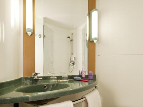 Habitación Doble Premium del hotel Ibis Milano Malpensa Aeroporto. Foto 1