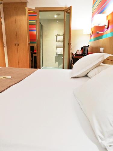 Habitación Doble Confort del hotel Best Western Du Mucem. Foto 7