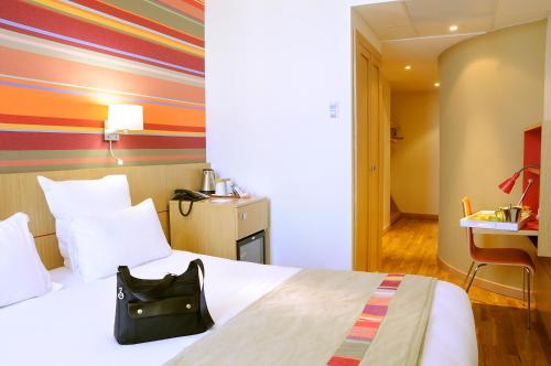 Habitación Doble Superior del hotel Best Western Du Mucem. Foto 7