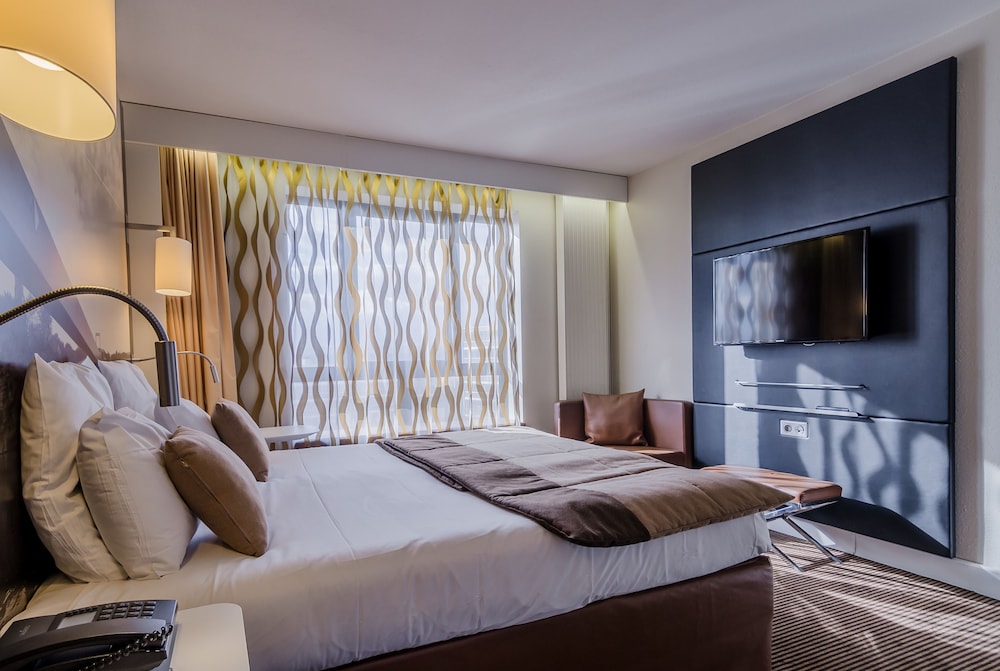 Habitación Clásica - 1 cama doble del hotel Mercure Cergy Pontoise Centre. Foto 1
