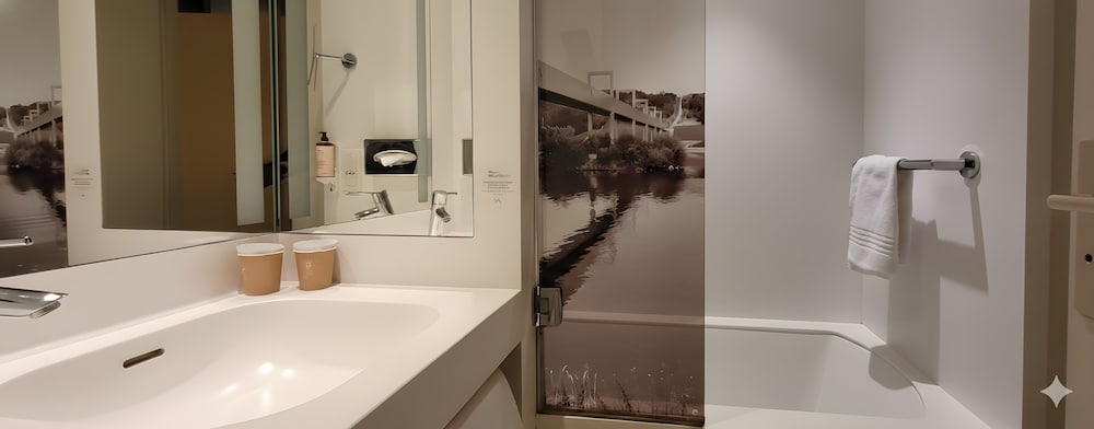 Habitación Clásica - 2 camas individuales del hotel Mercure Cergy Pontoise Centre. Foto 4