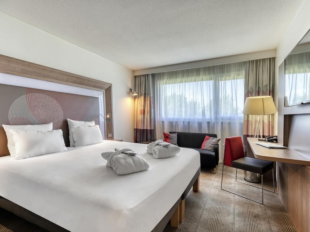 Habitación Ejecutiva con cama doble del hotel Novotel Paris Nord Expo Aulnay. Foto 1