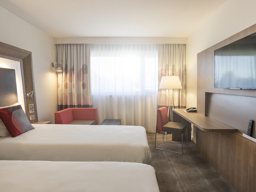 Habitación Superior con Dos Camas Individuales del hotel Novotel Paris Nord Expo Aulnay. Foto 6