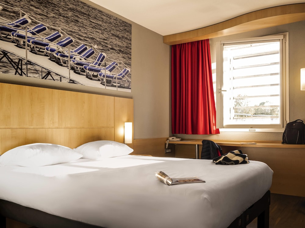 Habitación Standard con una cama doble del hotel Ibis Cannes Mandelieu