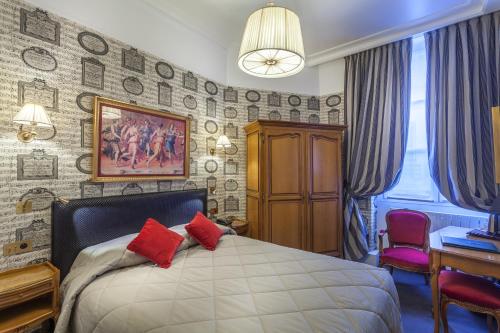 Habitación Doble Estándar del hotel Grand Hotel De L'Univers Saint Germain. Foto 9