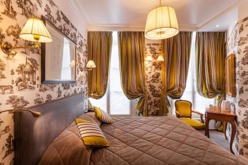 Habitación Doble Estándar del hotel Grand Hotel De L'Univers Saint Germain. Foto 18
